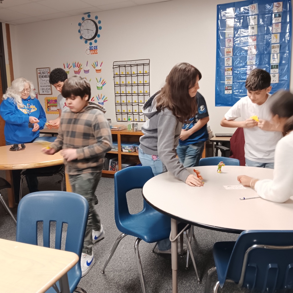 Making a Thanksgiving craft