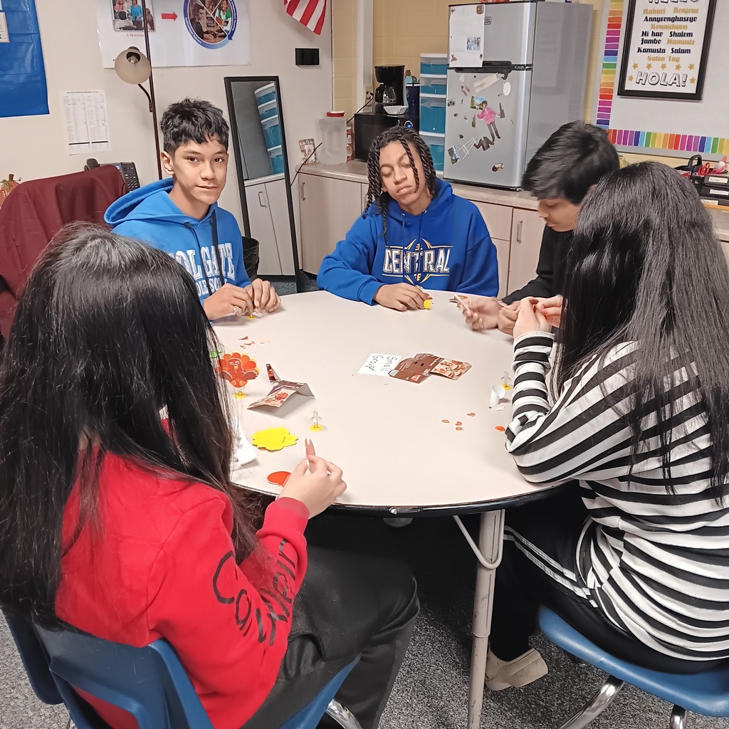 Making a Thanksgiving craft