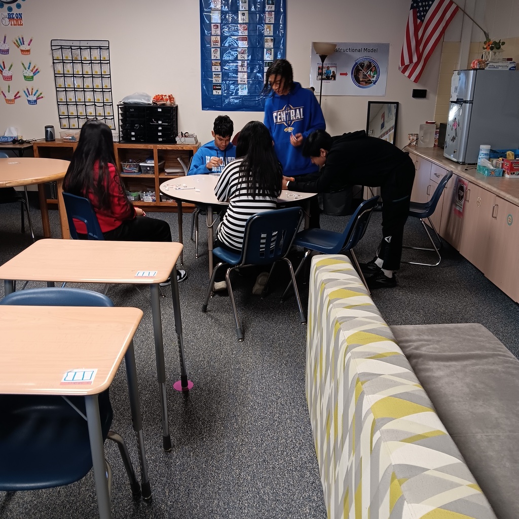 Making a Thanksgiving craft