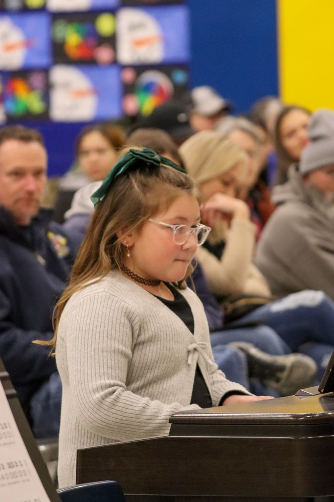 Simmons Elementary student performing at the winter concert