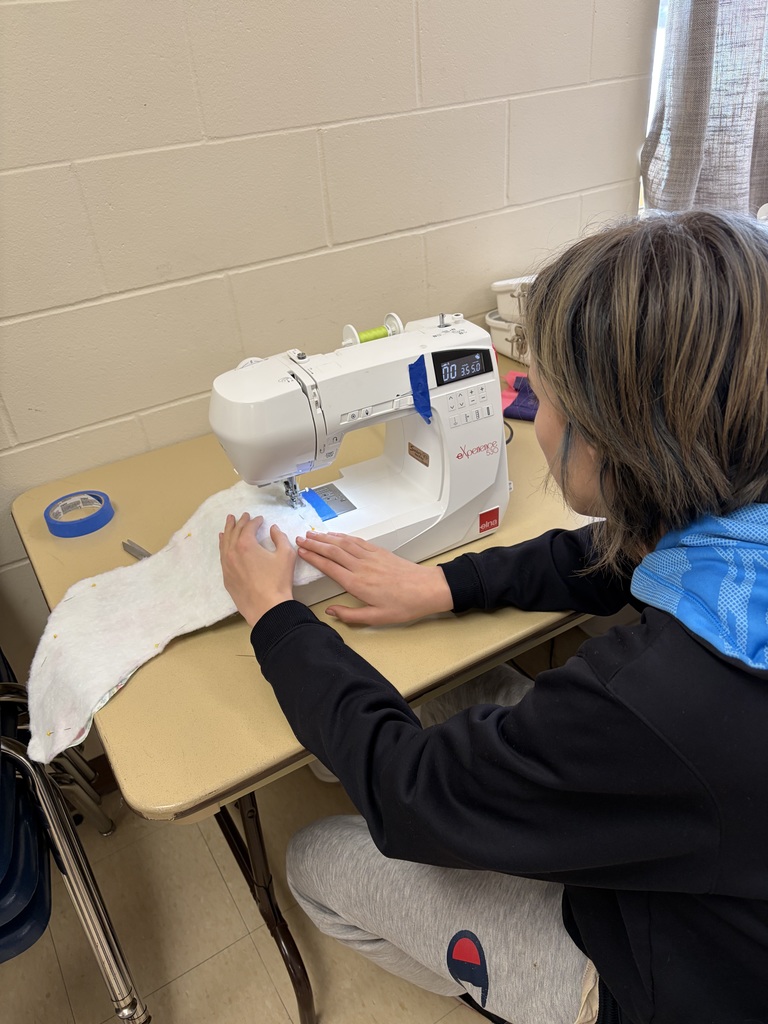 Ms. Unzen's class making stockings