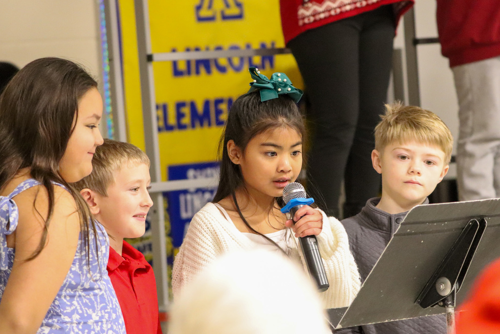 Lincoln Elementary students at their Christmas program