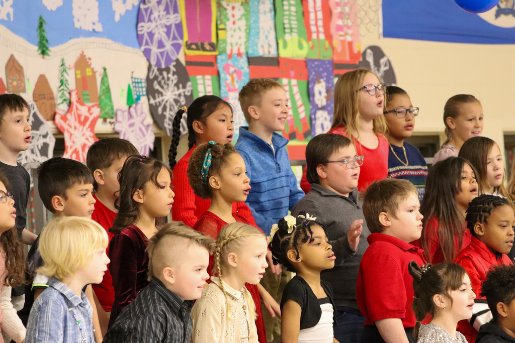 Lincoln Elementary students at their Christmas program