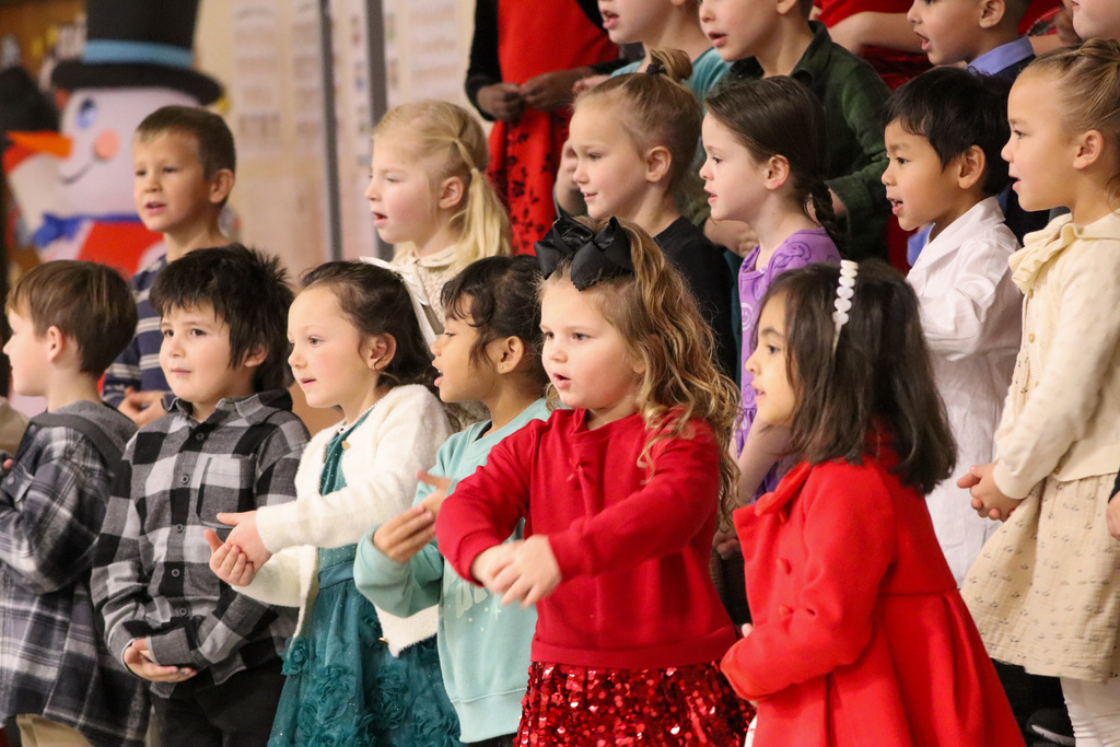 Lincoln Elementary students at their Christmas program