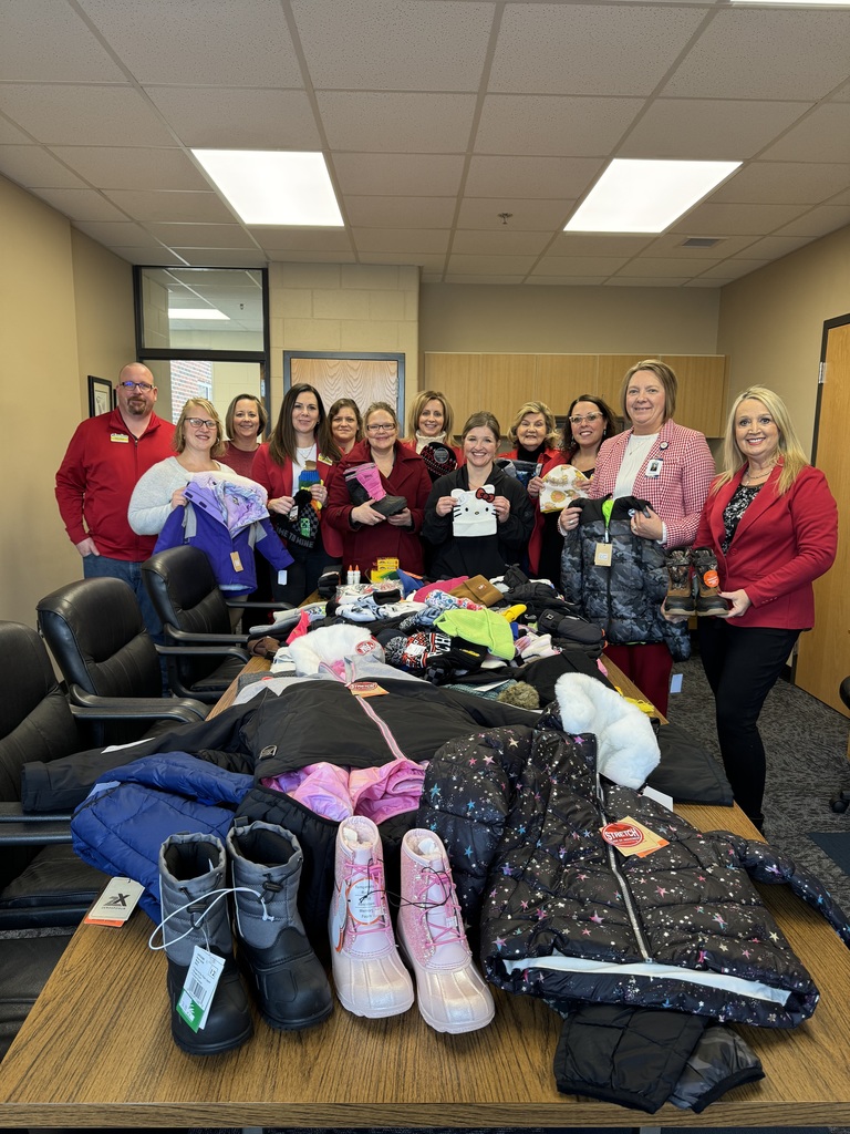 Aberdeen Chamber dropping off hats and mittens for students