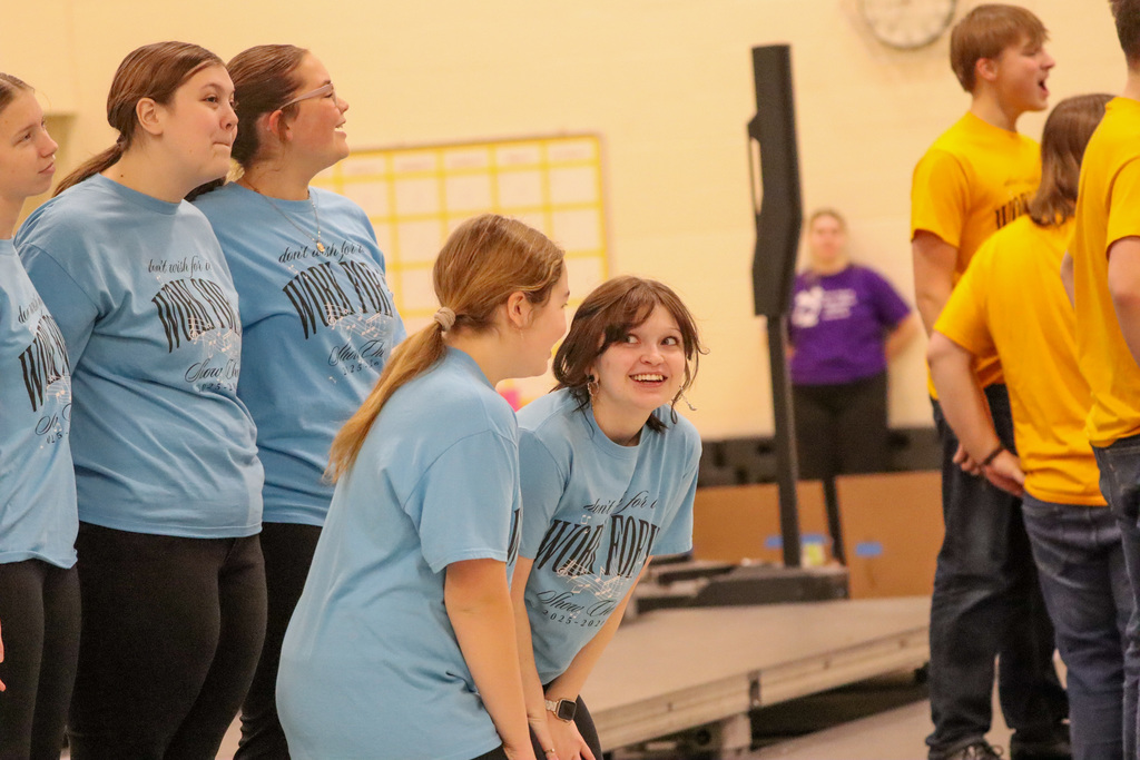 CHS Show Choir performing at Holgate