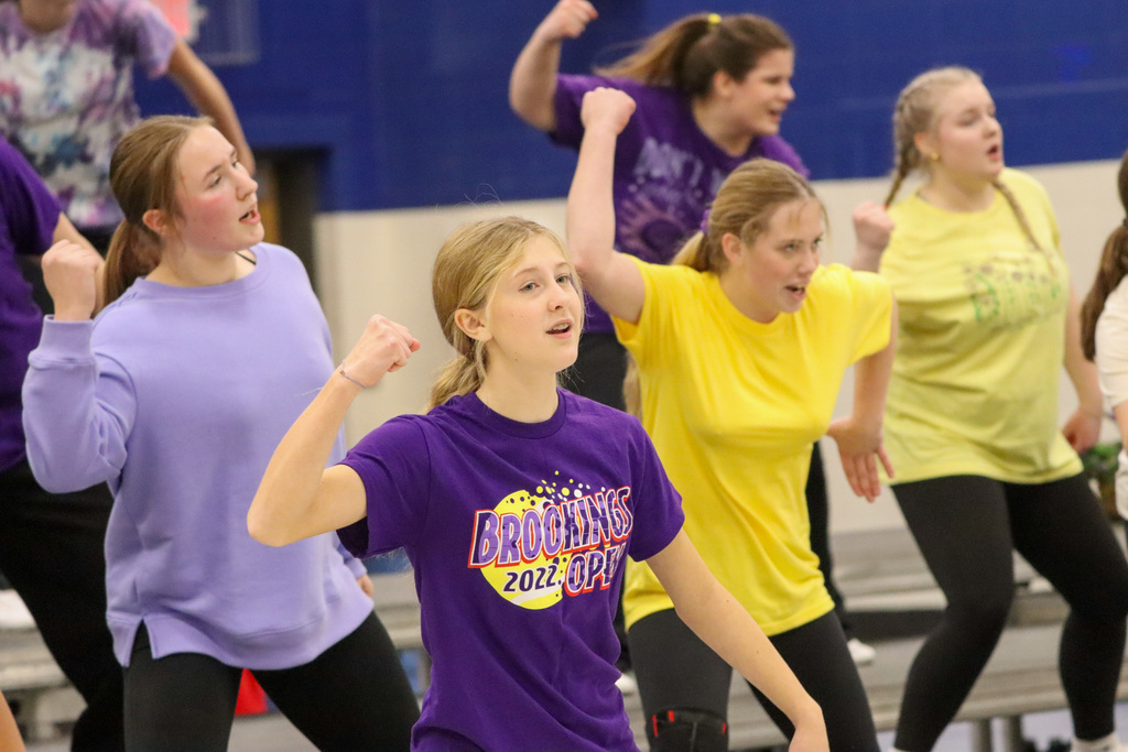 CHS Show Choir performing at SMS