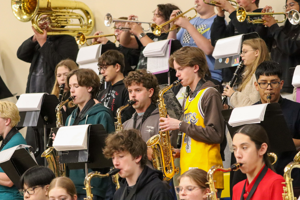 Mike Miller Elementary Night at CHS Basketball game