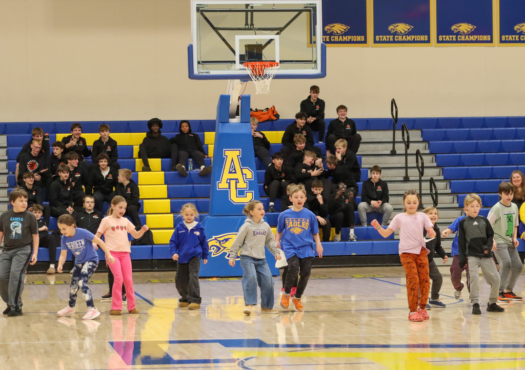 Simmons Elementary students at the CHS boys basketball game