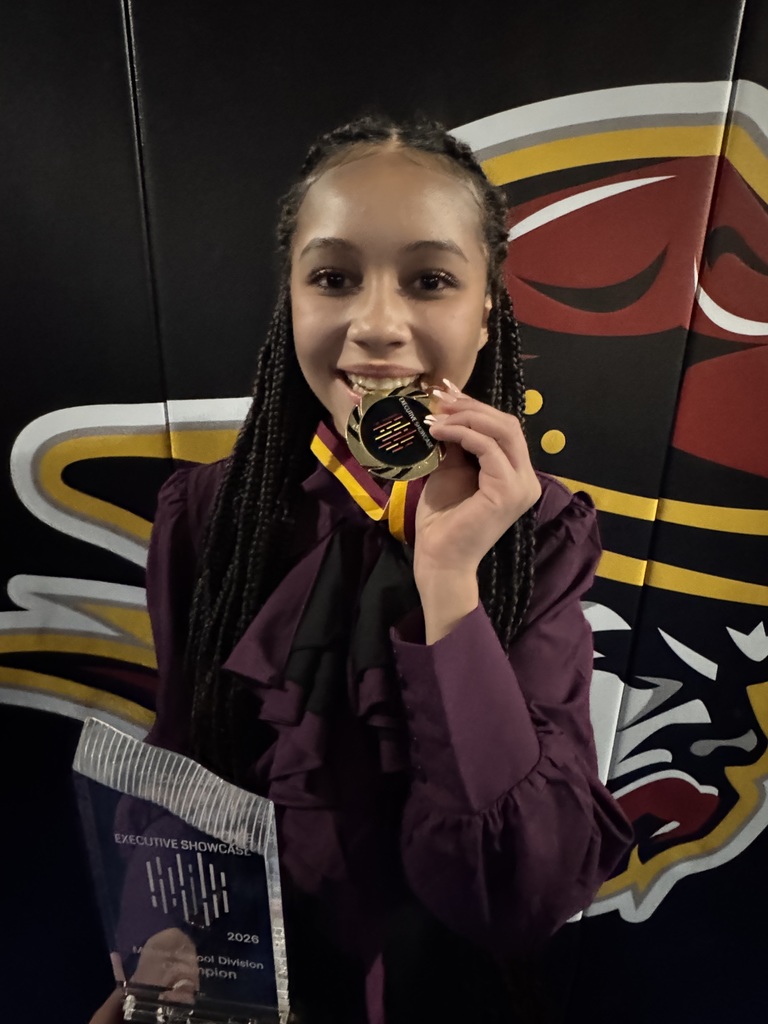 Lauryn Robinson wins Outstanding Soloist Award!