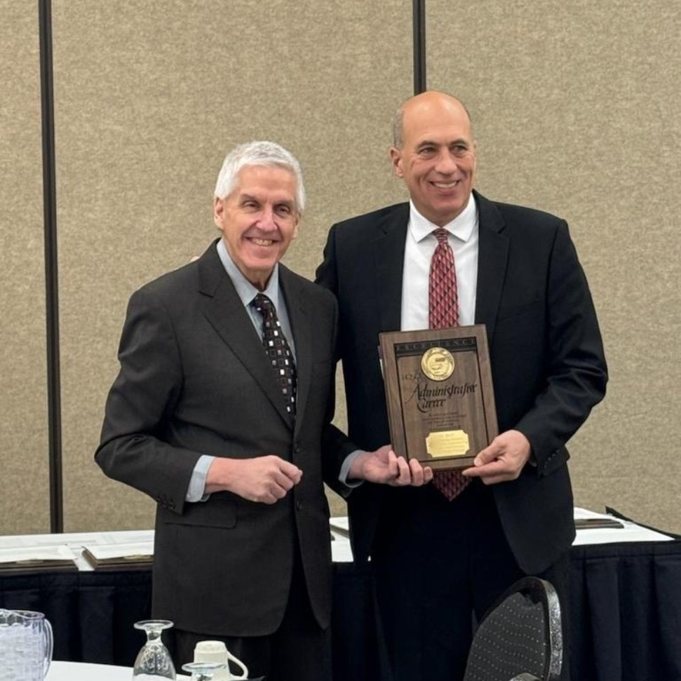 Bo Beck receiving his award in Pierre