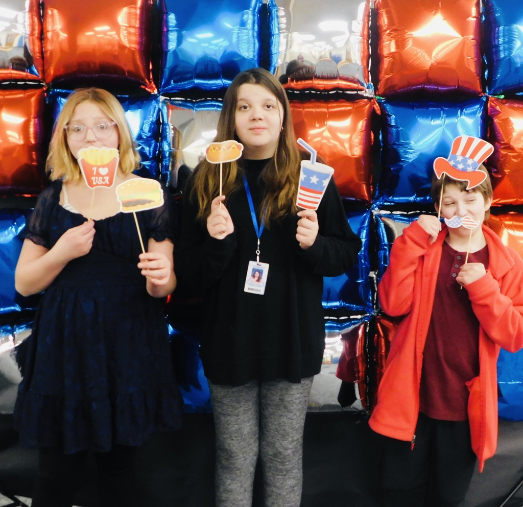 🇺🇸✨ The HMS “America” Dance was a blast! ✨🇺🇸  A fun time was had by all as students celebrated in red, white, and blue with great music, big energy, and lots of Eagle pride 🦅💙💛.  Thank you to everyone who made it such a memorable night! ❤️🤍💙