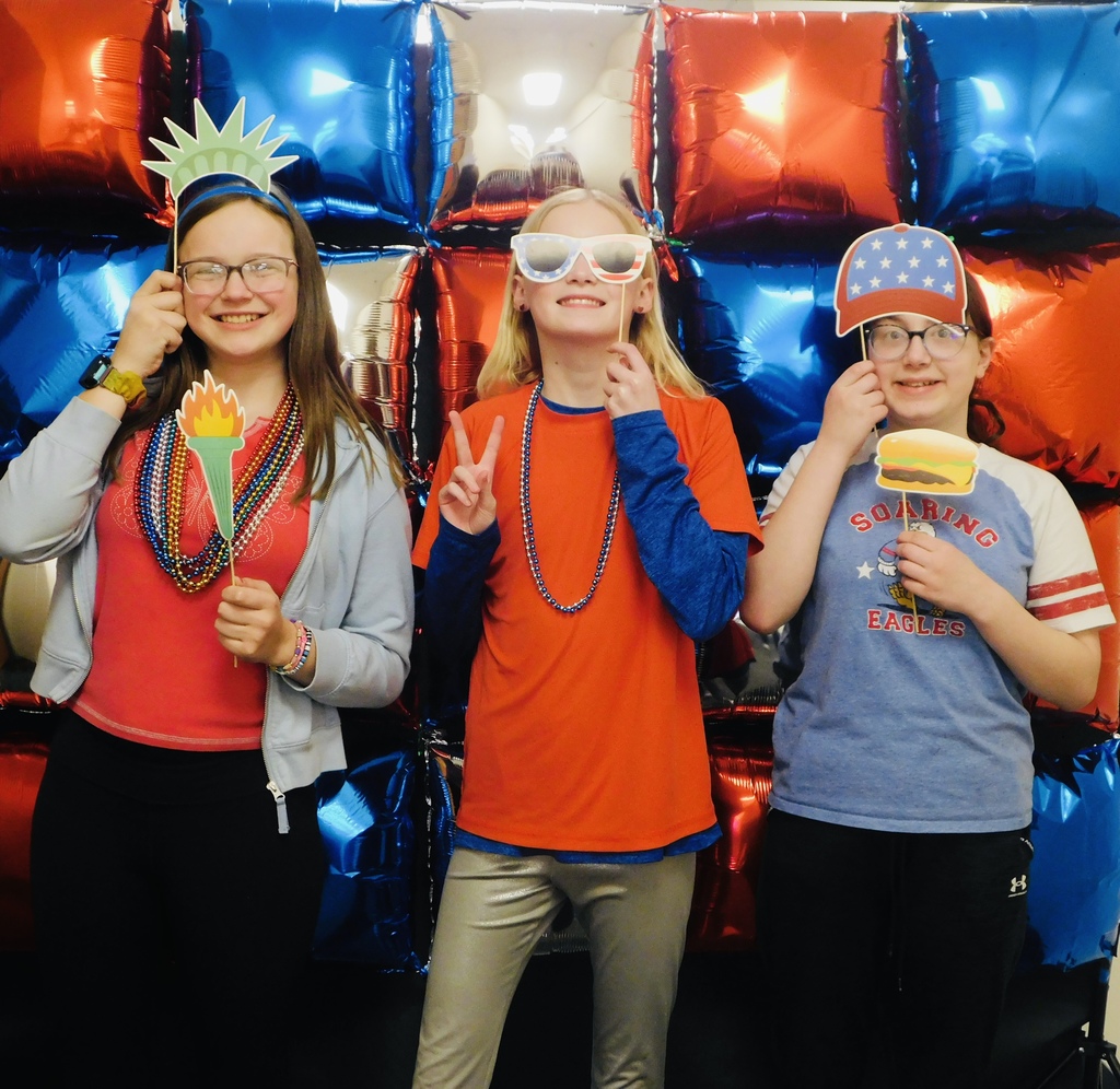 🇺🇸✨ The HMS “America” Dance was a blast! ✨🇺🇸  A fun time was had by all as students celebrated in red, white, and blue with great music, big energy, and lots of Eagle pride 🦅💙💛.  Thank you to everyone who made it such a memorable night! ❤️🤍💙