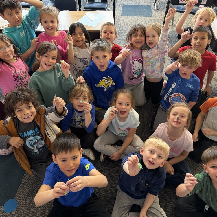 Mrs Salfranks class with their dinosaurs