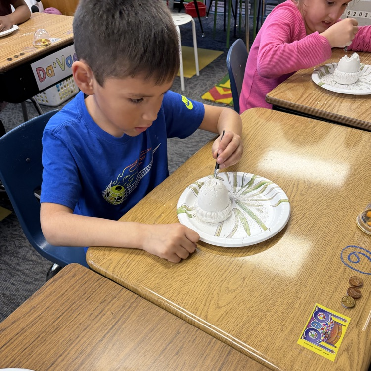 J found his Dino. I wonder what it is?