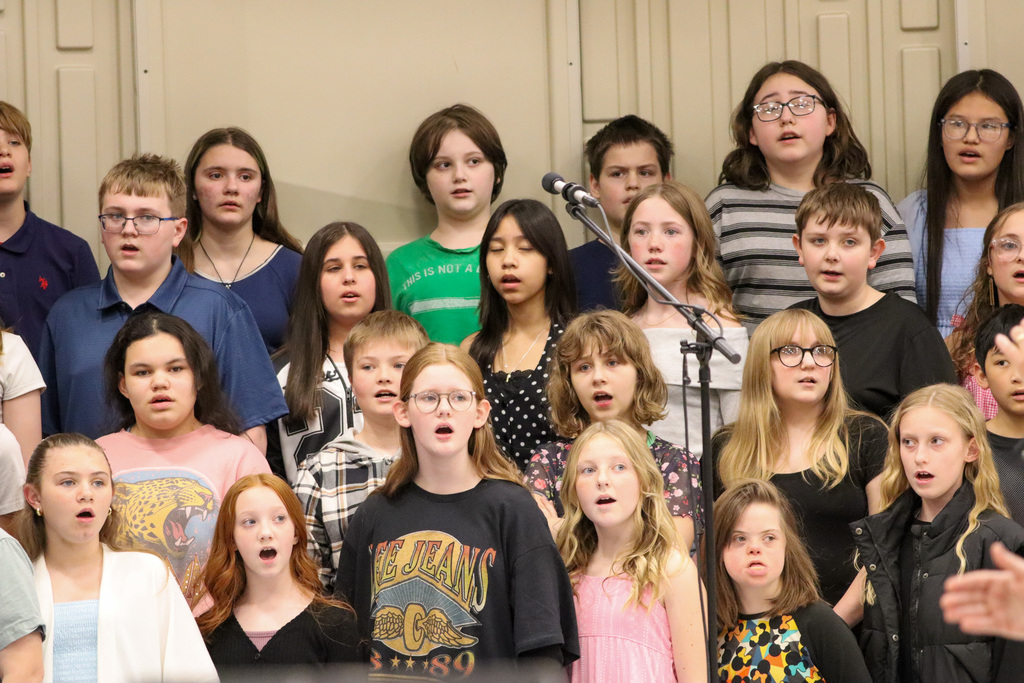 Choir performing at SMS 6th grade spring concert