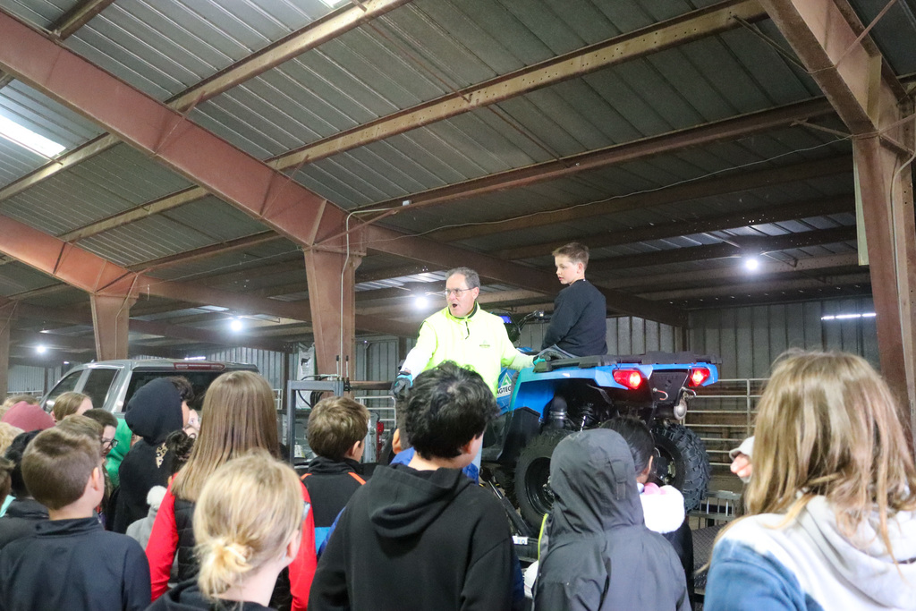 4th graders at the Ag Fair