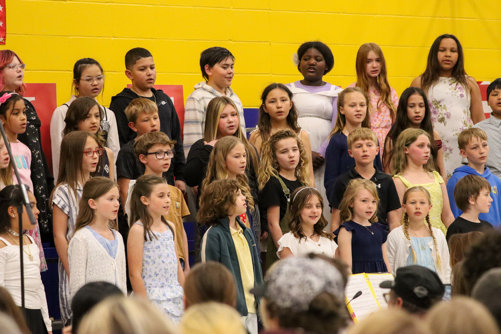 Students performing at Simmons spring concert