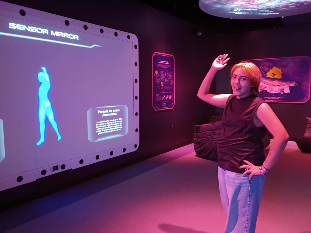 CHS Art Students learned about how art AI  visual art programs are being used to help bridge the gap between science and art, making exhibits more engaging!