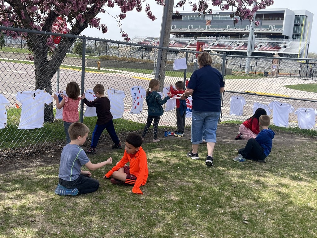 May Overby students making fabric dye shirts
