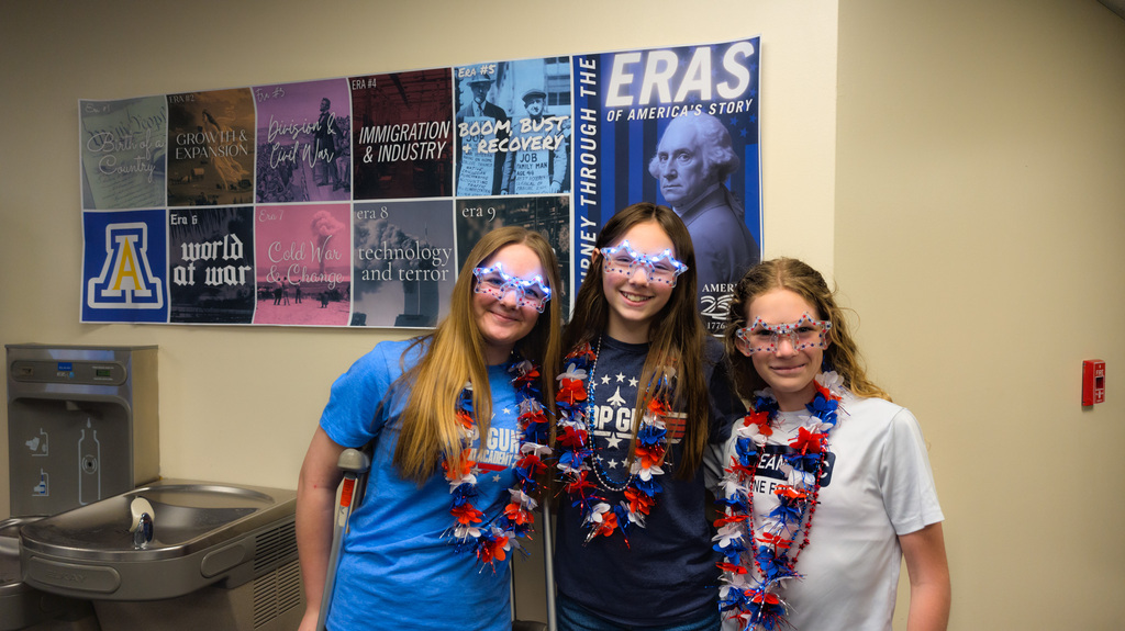 Holgate students dressed in patriotic attire