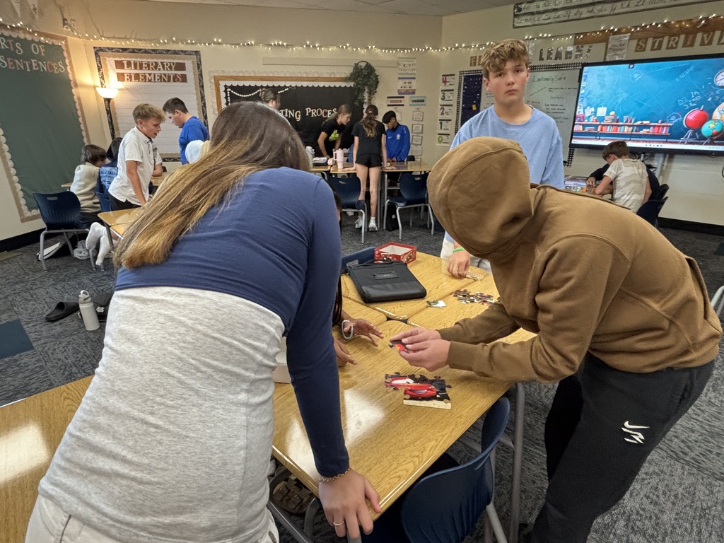 Our 8th grade students had a fun, hands-on experience practicing group communication! Puzzle masters worked together with their classmates, using teamwork, clear directions, and encouragement to successfully put together their kiddie puzzles. It was a great way to see communication and collaboration skills in action!