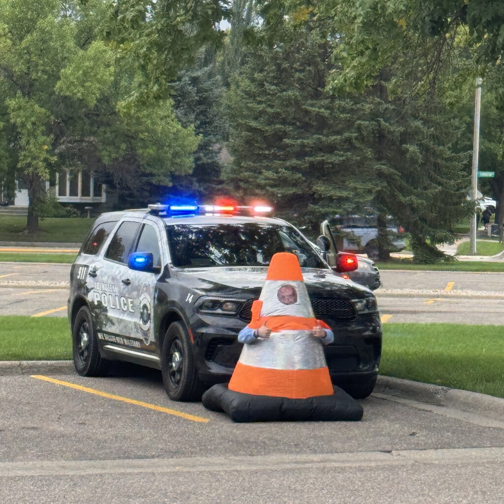 Big shoutout to Mr. Torrence, who is never afraid to make us laugh while making sure our students get safely on their way at the end of the day!  We appreciate his positive attitude, great sense of humor, and willingness to do whatever it takes to make HMS a great place to be.  Thanks for always keeping us smiling,  Mr. Torrence! 