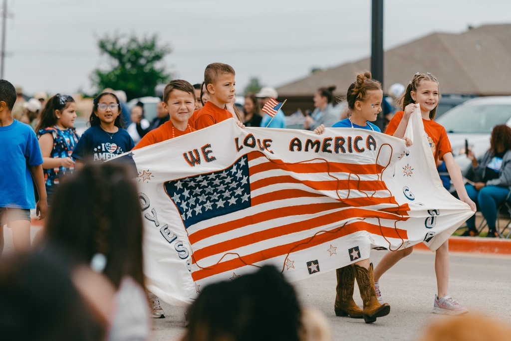 Dyess 1st Grade Students marching in the I Love America Parade