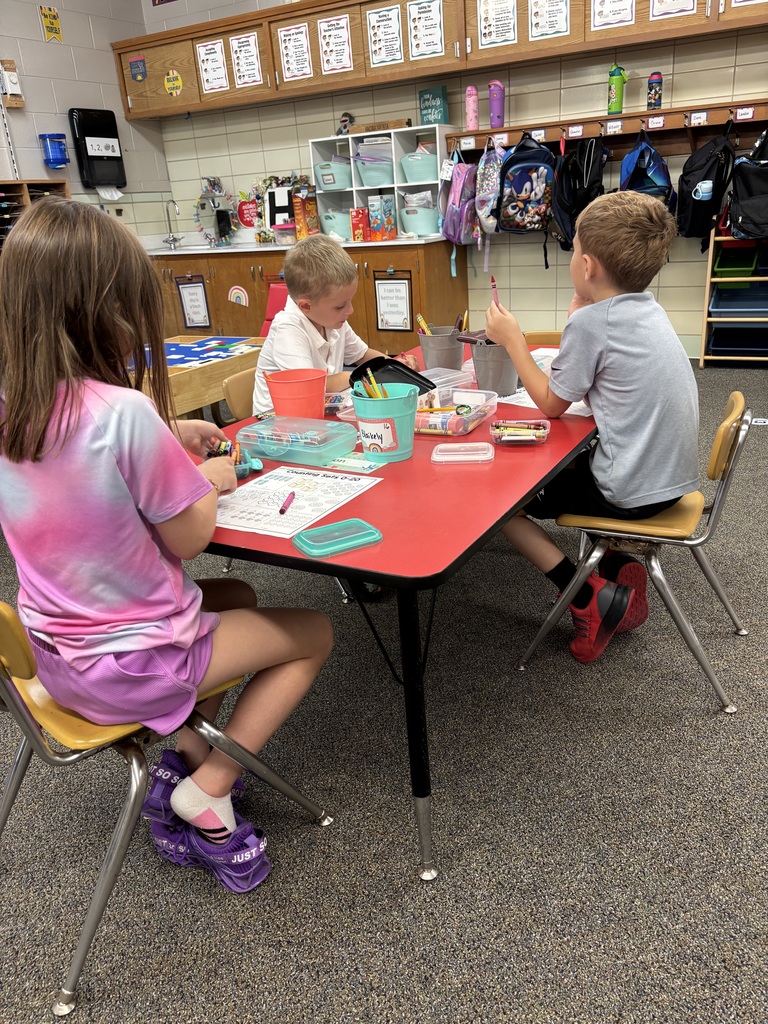 Mrs. Haslouer's class practicing countin 1-1.