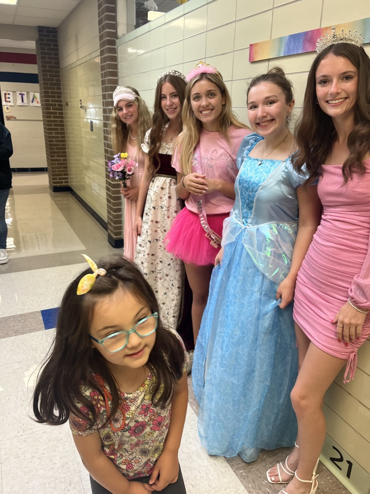 Homecoming queen candidates!