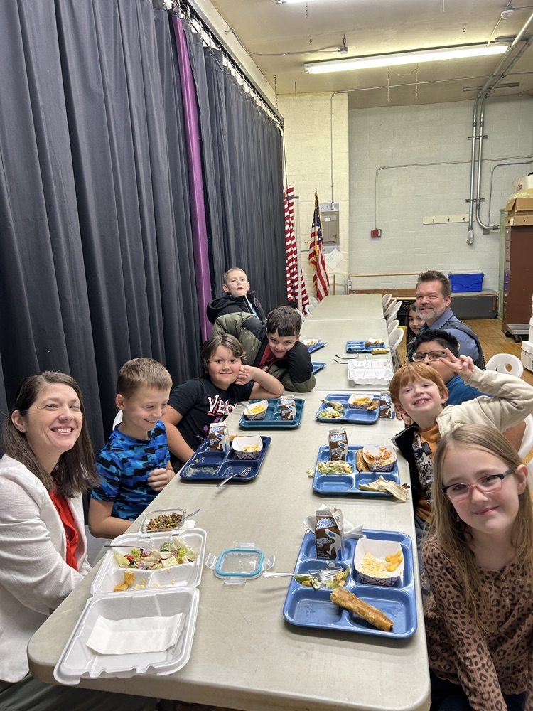 eating with police officers