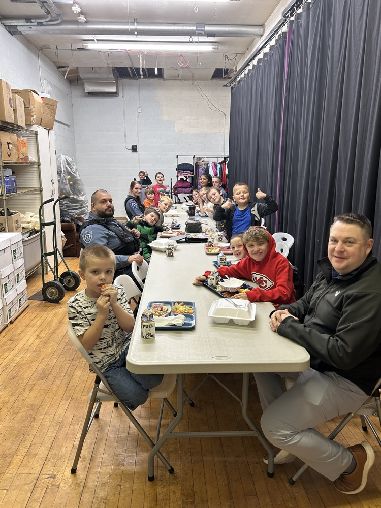 eating with police officers