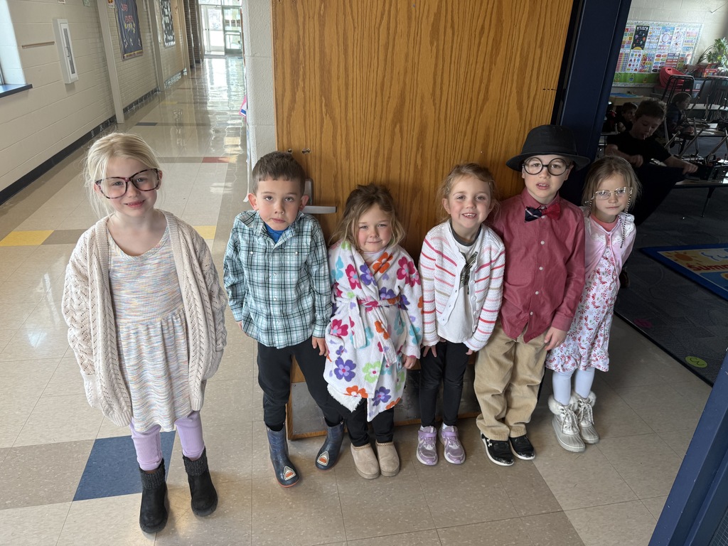 Kindergartners dressed up for the 100th day of school!