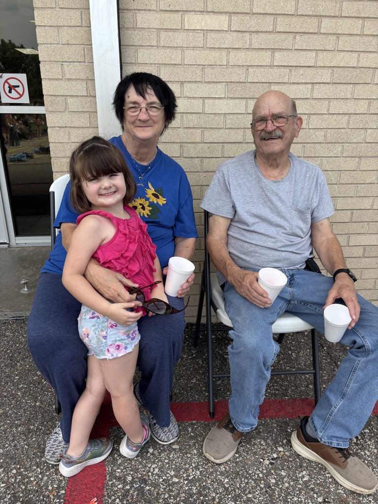 PreK grandparents at Lemonade on the Lawn to celebrate Grandparents Day!