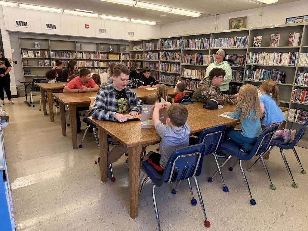 Interactors reading to preschoolers