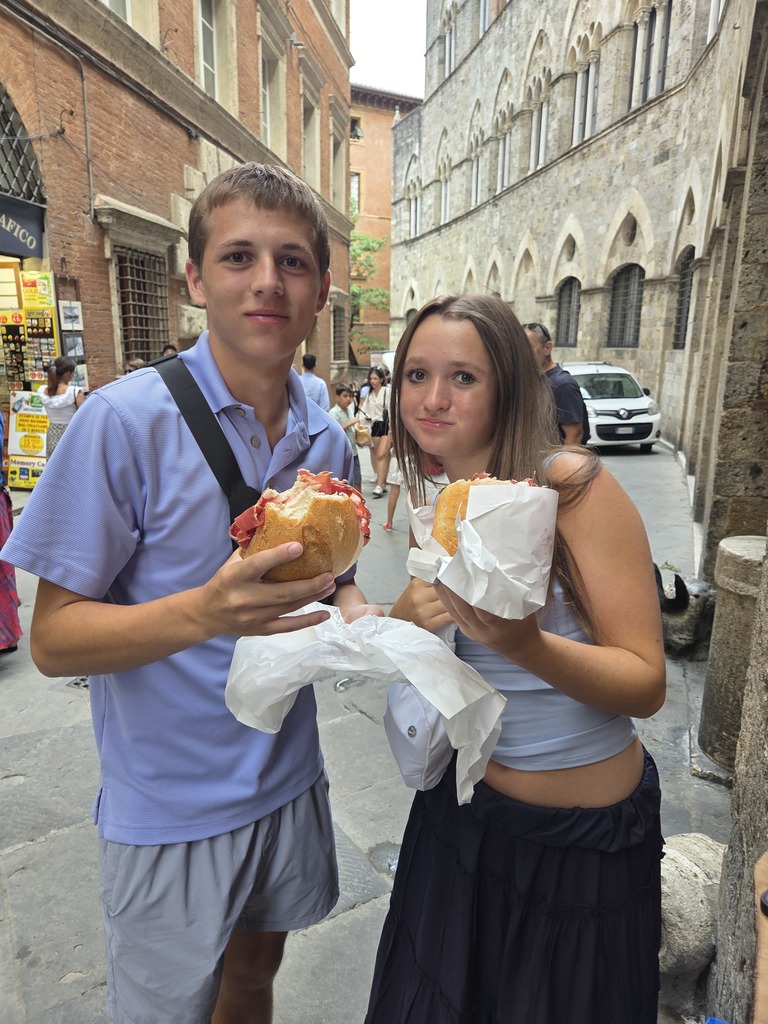 Jske & Lilly enjoyed sandwiches in Rome while on their vacation to Italy