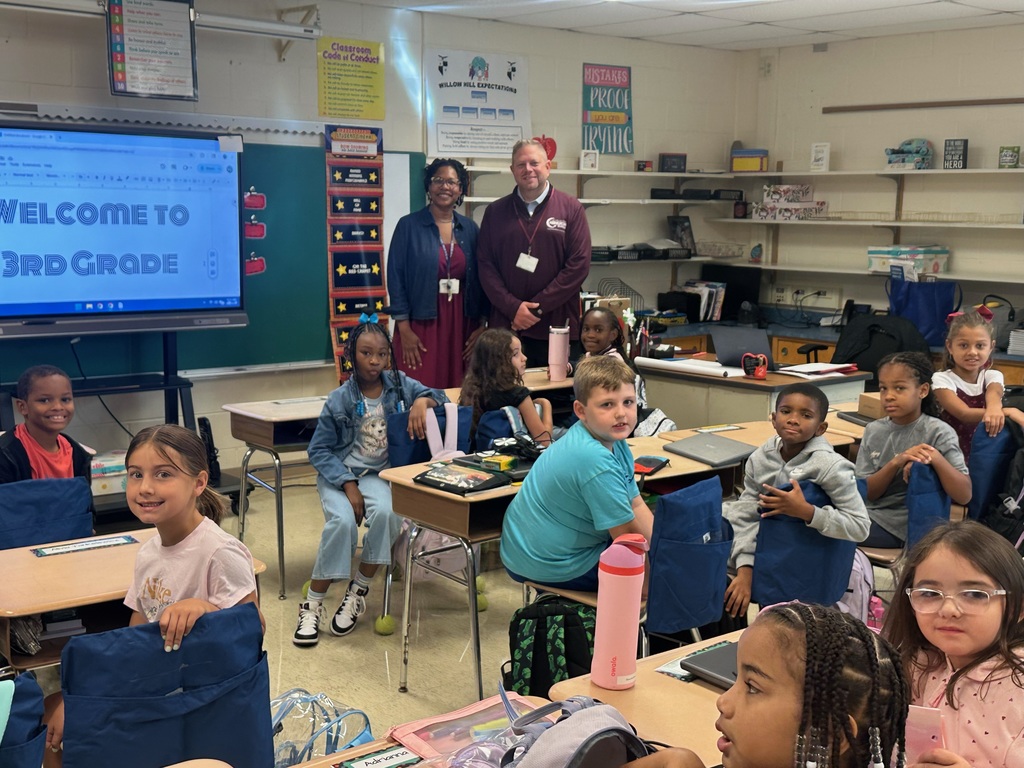 Dr. Fecher visits a Willow Hill classroom