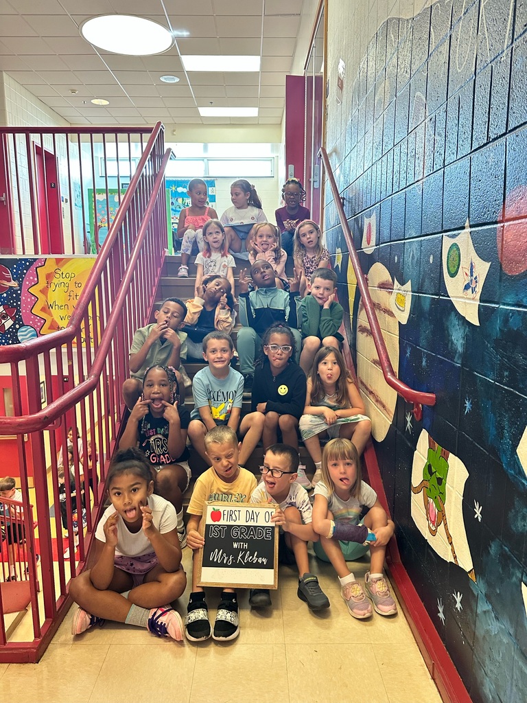First graders at Roslyn make silly faces