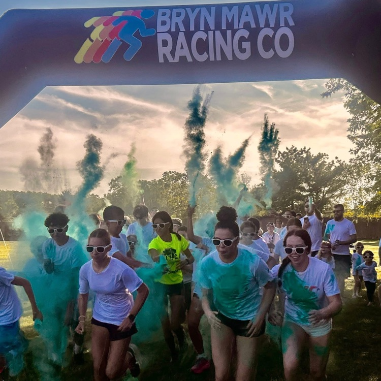 Color fun run starting line