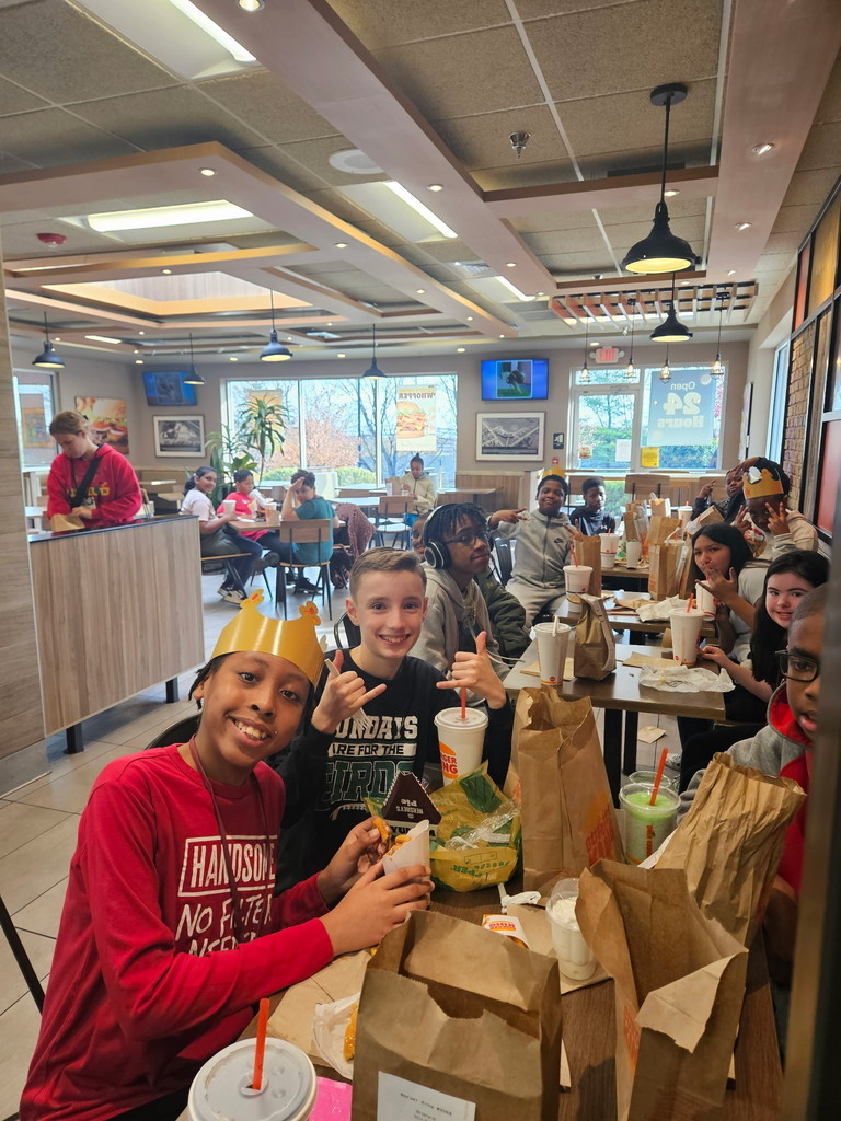 Image of middle school students  on CBI trip to Burger King.