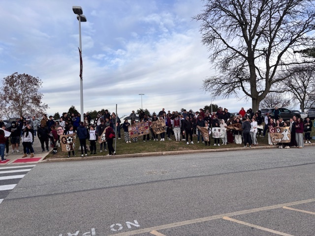 fans waiting for team return
