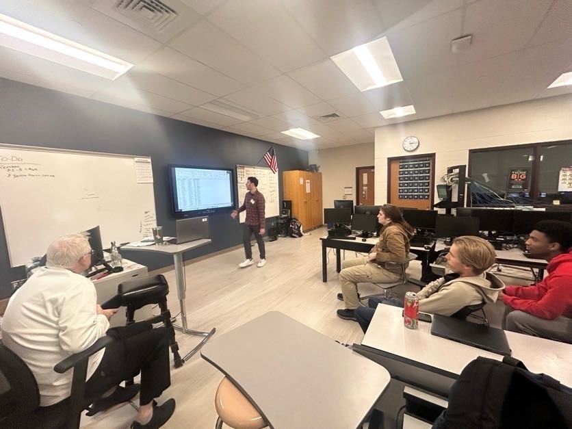 Mr. Magida presenting to students in a computer lab