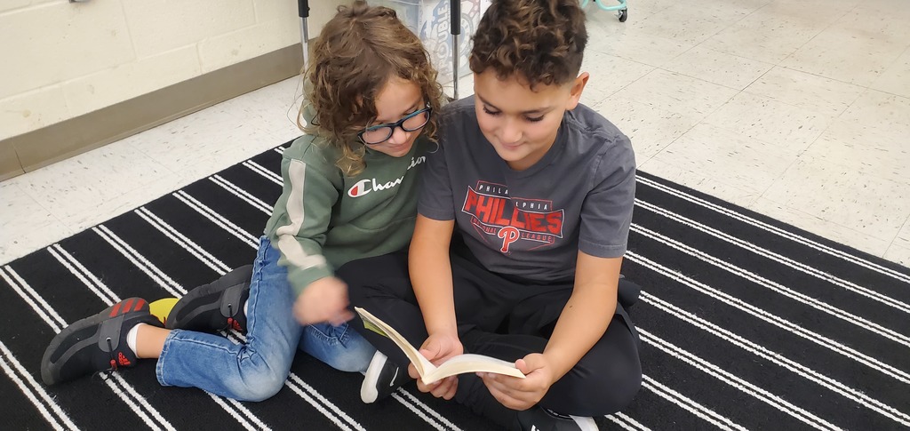 kids reading together