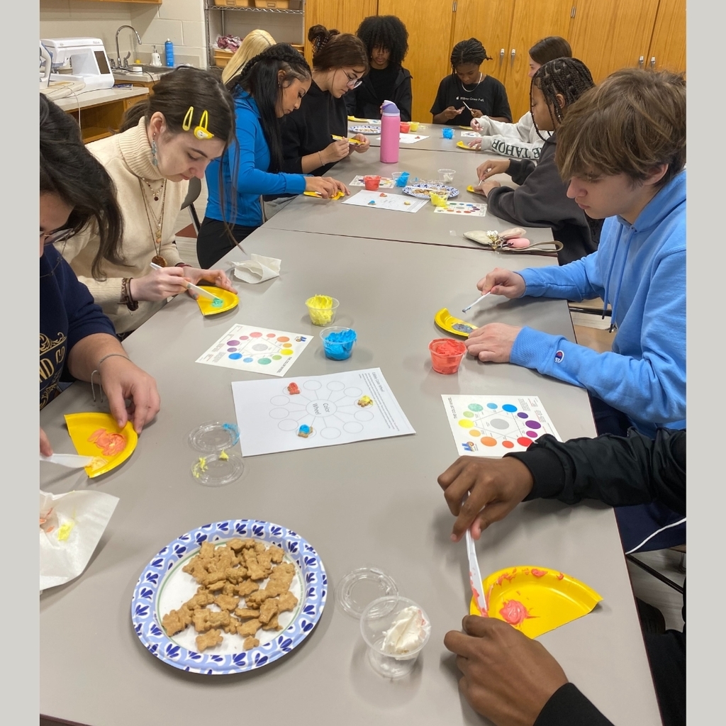 students creating their editable color wheels