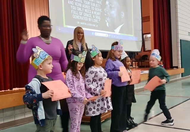 students winning the peacemaker award