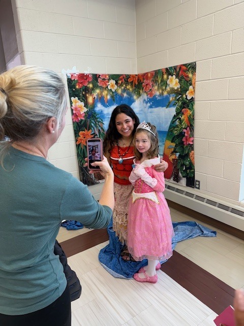 princess taking pics