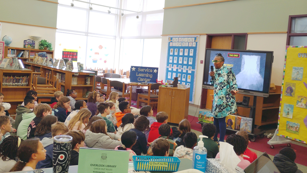 Ms. Duncan engages students at the Overlook library