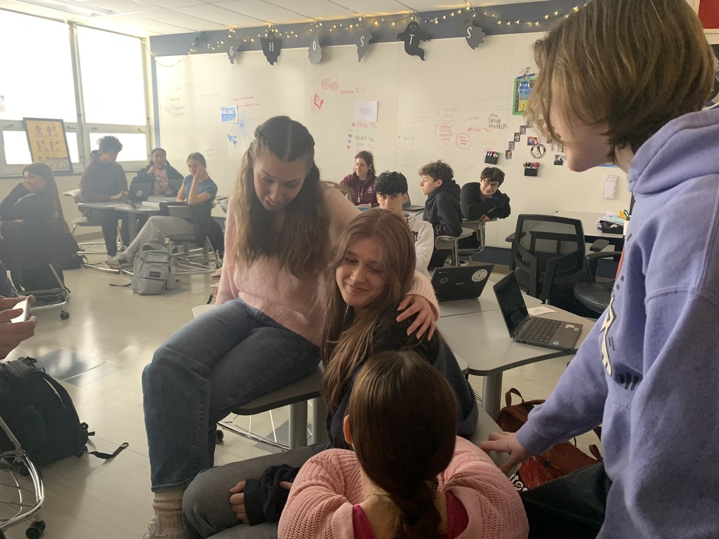 ASHS Chorale serenade students and teachers for Valentine’s Day