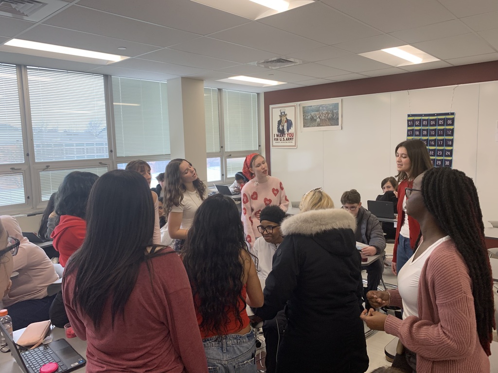 ASHS Chorale serenade students and teachers for Valentine’s Day
