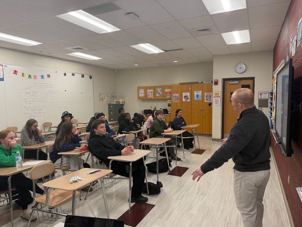Abington High School would like to give a huge thanks to Gunner Spain for coming in today to speak about trades. Gunner attended Drexel University and answered many questions about submarines, and the need for more people to be invovled in trades. Gunner also made sure to reiterate to chase your dreams and never giving up on them, as he was once a young wrestler and now is a professional MMA along with working for the Navy. Thank You!